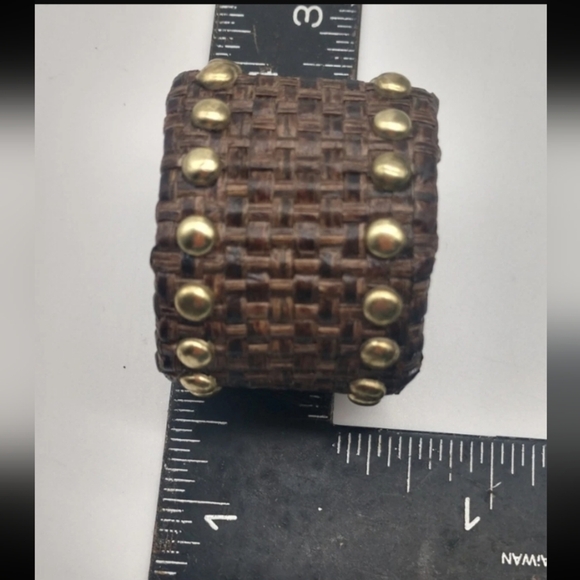 Jonathan Adler | Happy Chic. Catherine Brown Studded Napkin Rings set of 4 - Picture 5 of 5